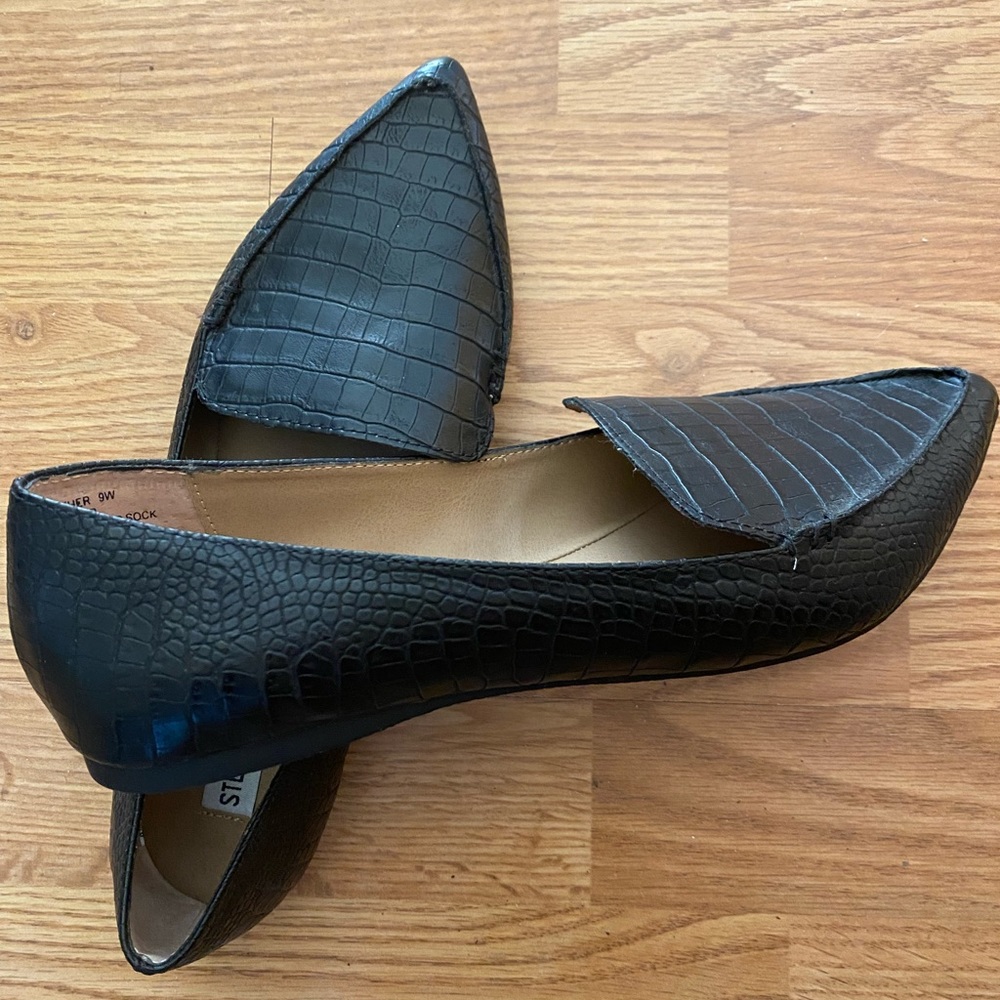 Steve Madden feather loafers